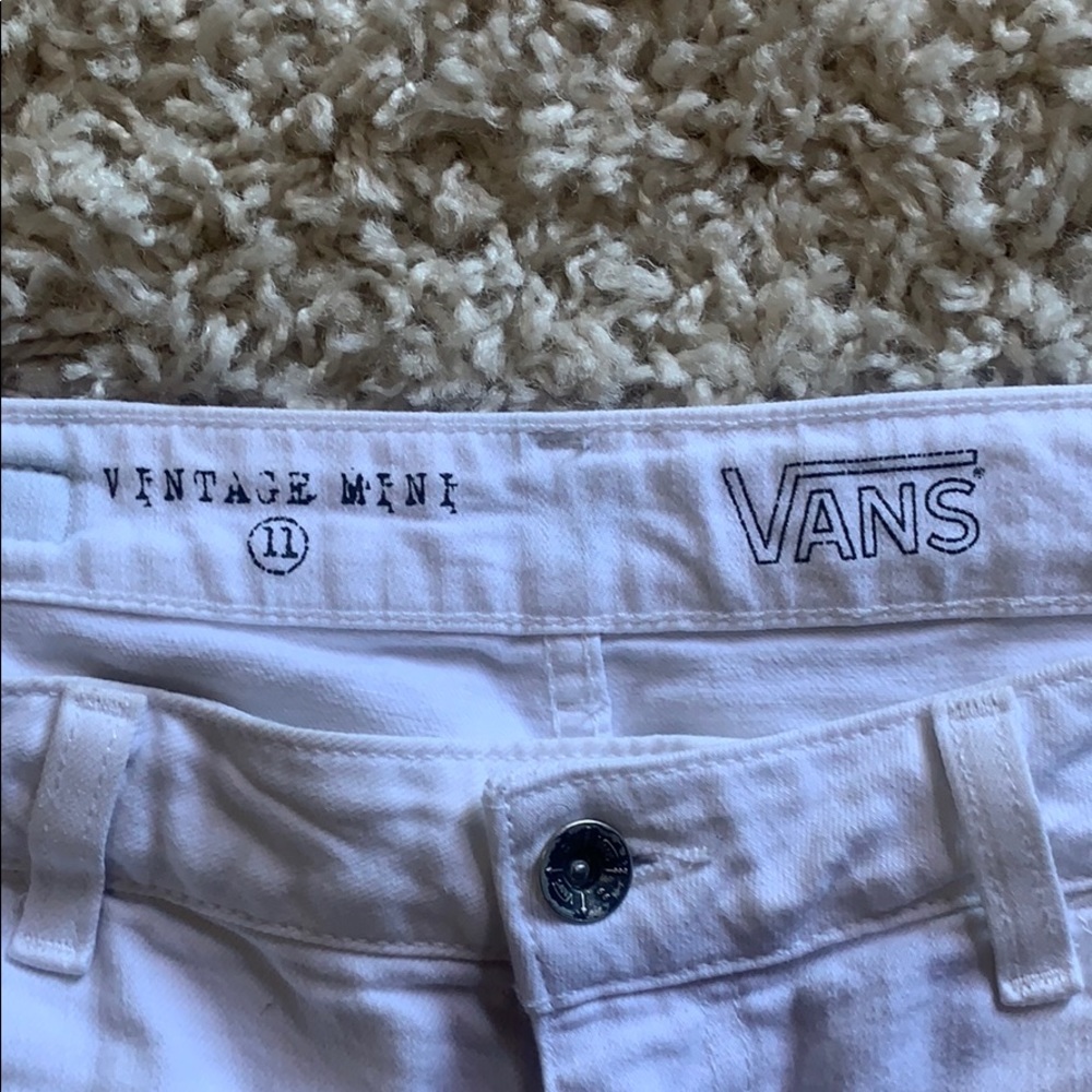 VANS Shorts - Picture 3 of 7